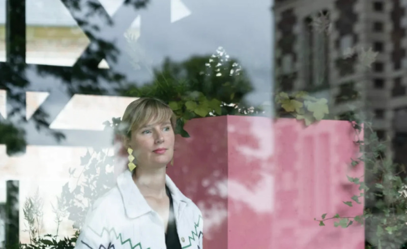 Entre peinture et sculpture